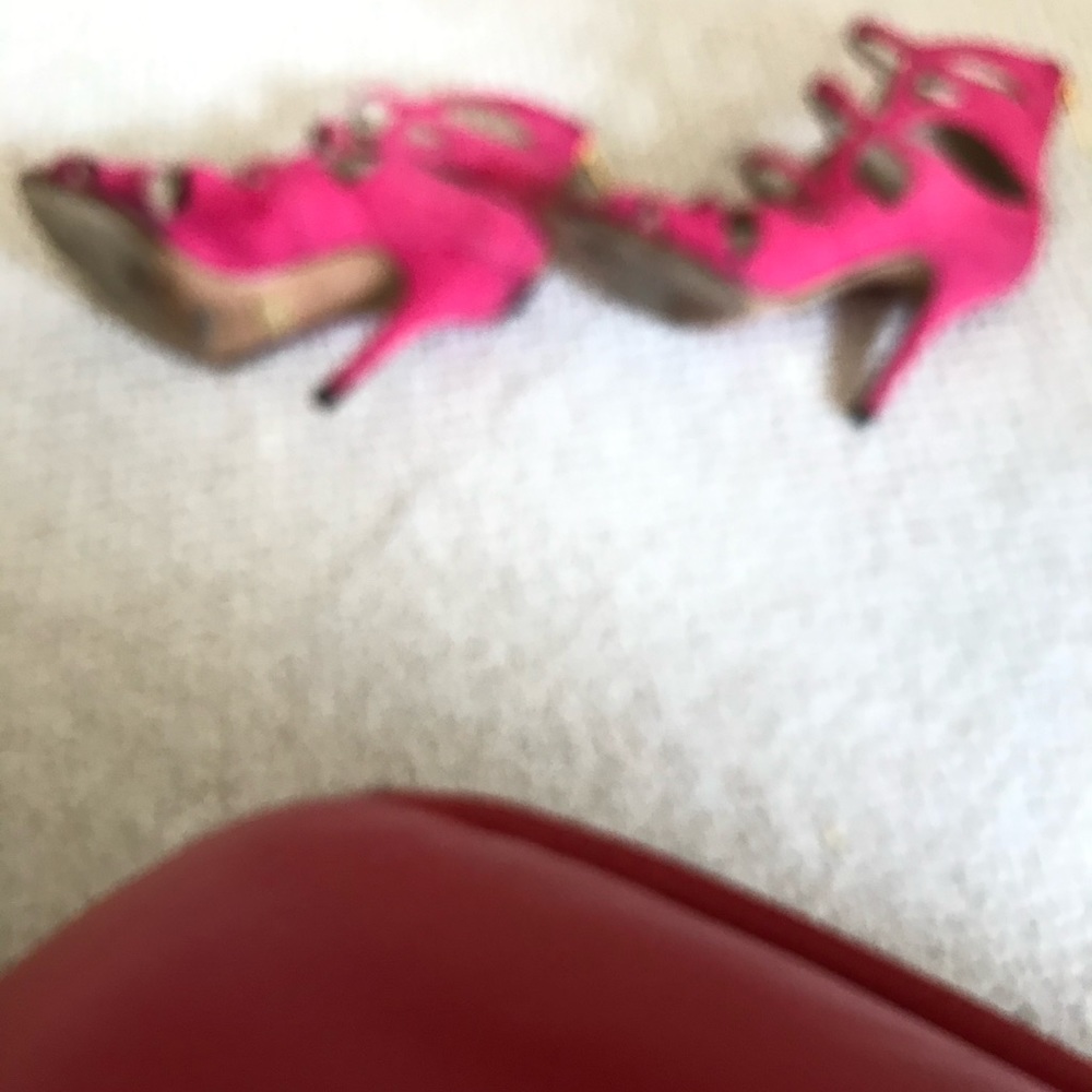 Shoes - Picture 2 of 4